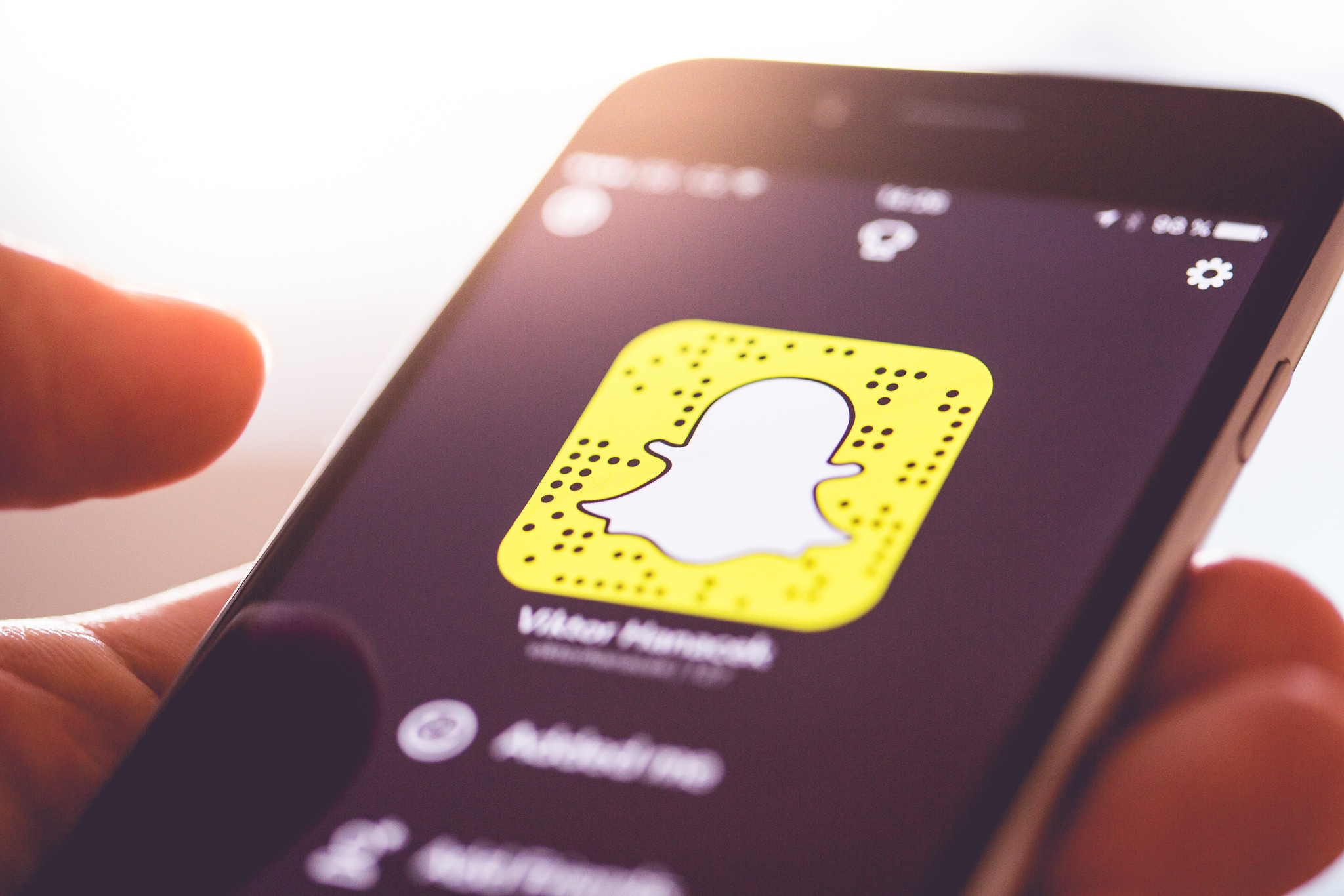 how to find people near you on snapchat
